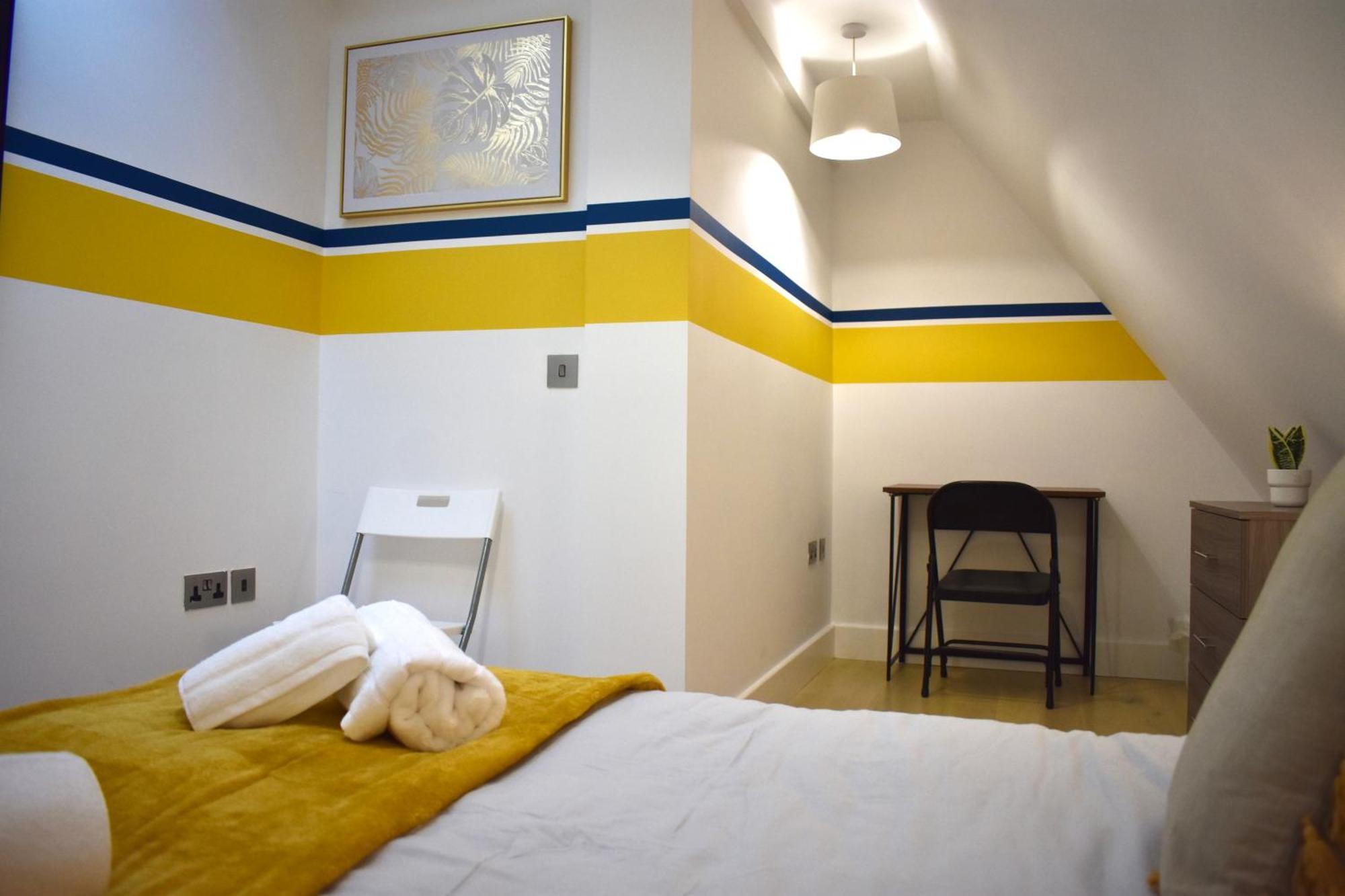 Apartment Lux 2-bed Location Balcony & Parking *