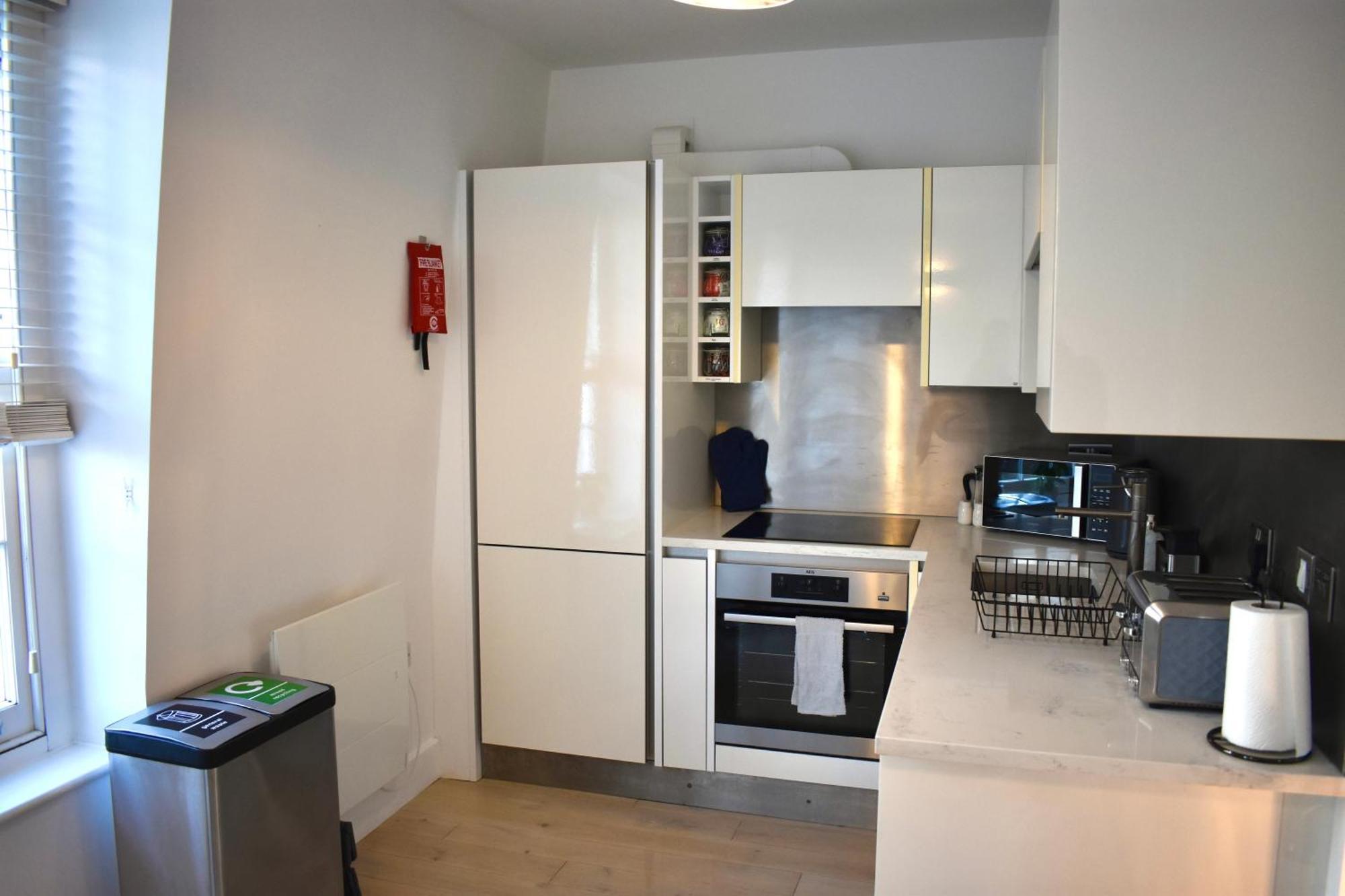 Lux 2-bed Location Balcony & Parking Apartment Reading