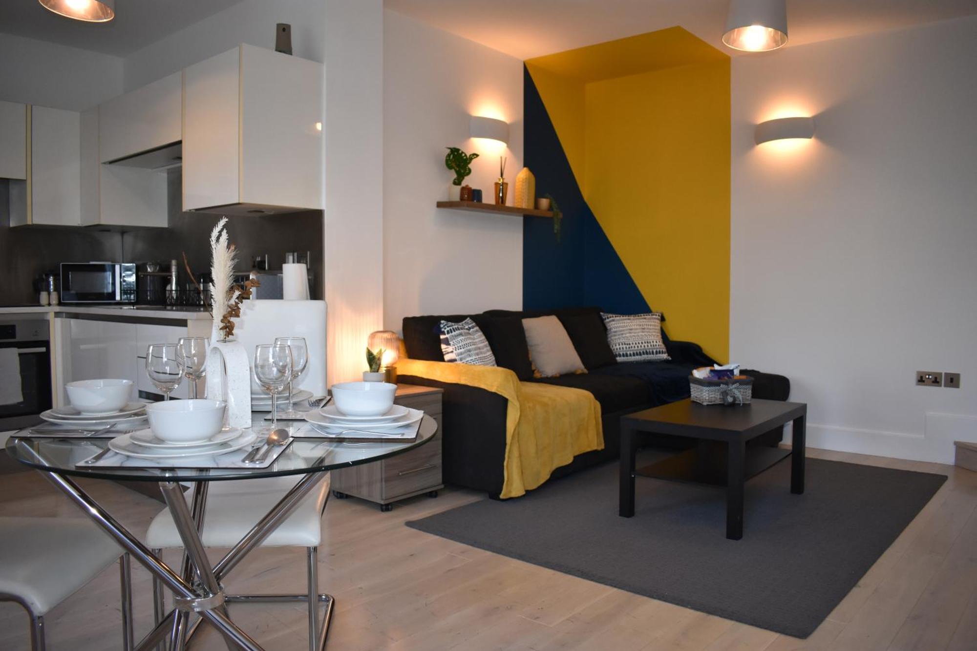 Lux 2-bed Location Balcony & Parking *