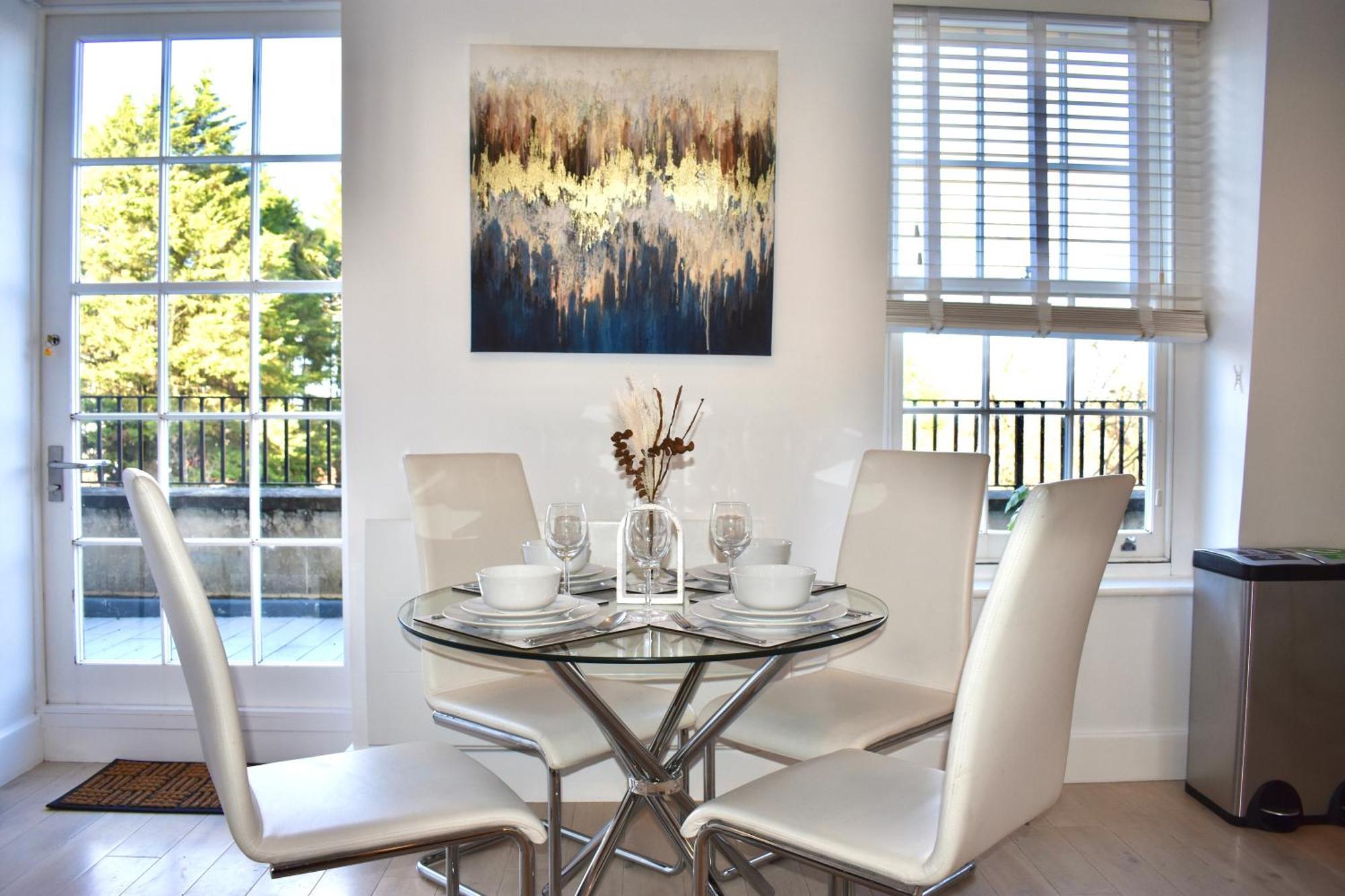 Lux 2-bed Location Balcony & Parking *